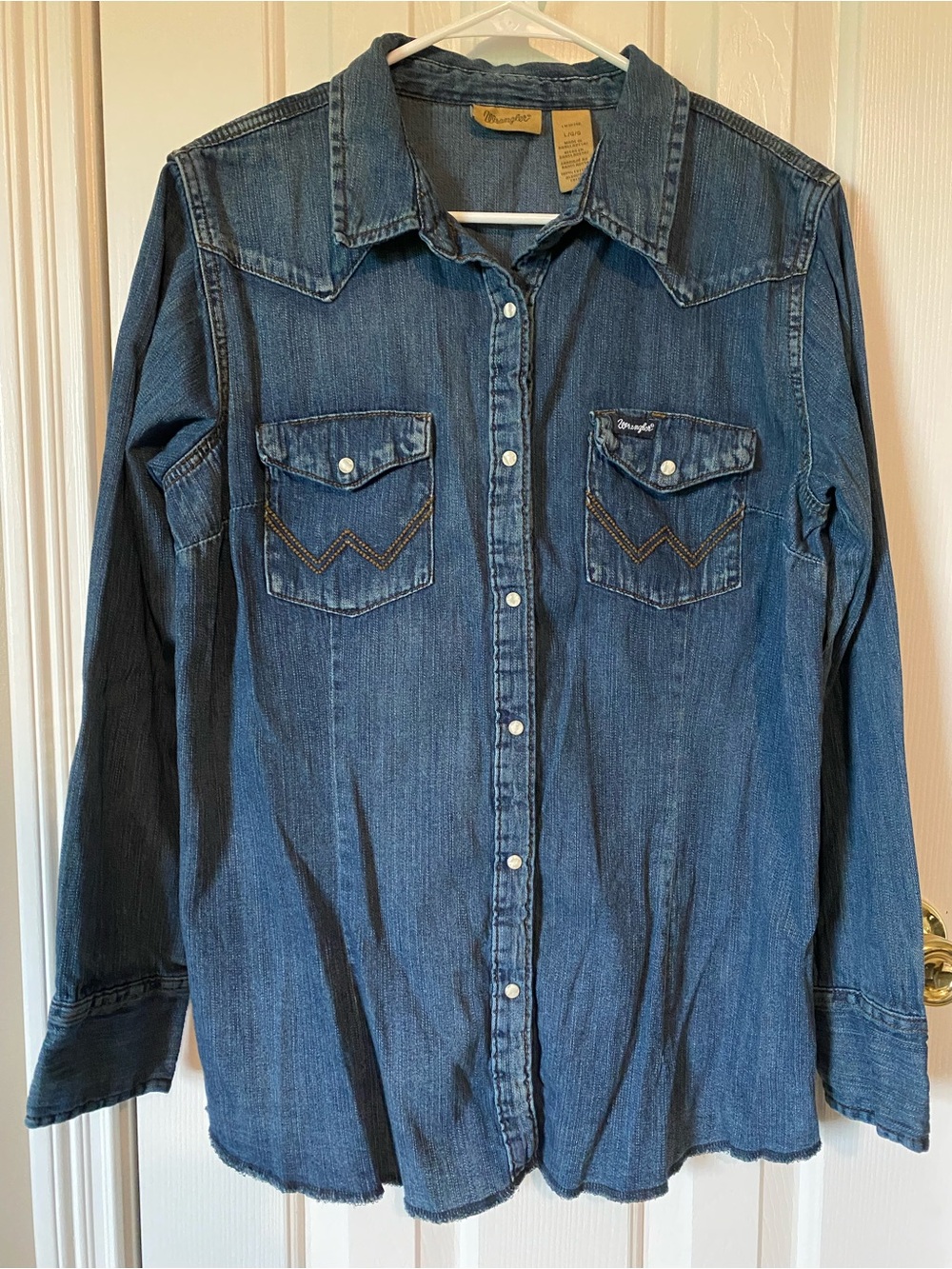 Women’s Wrangler Denim Western Button-Up Shirt - Indigo Blue Size Large